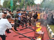 Jelang Lebaran, Kejari Karawang Musnahkan Barang Bukti Tindak Kejahatan