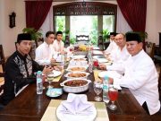 Hari Pertama Lebaran, Prabowo Subianto Kunjungi Presiden Jokowi di Solo