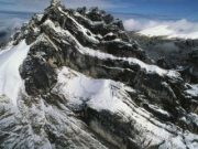 Salju Abadi di Gunung Jaya Wijaya Terancam Punah