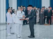 Pj Gubernur Jabar Lantik Aep Syaepuloh Jadi Bupati Karawang