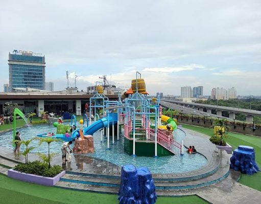 Waterplay Grand Metropolitan Bekasi, Sensasi Berenang Diatas Mal waterplay grand metropolitan