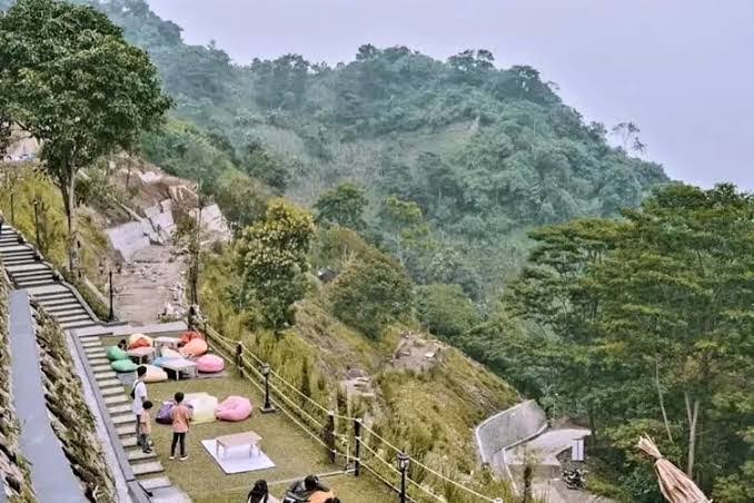 Wisata Alam puncak Sempur