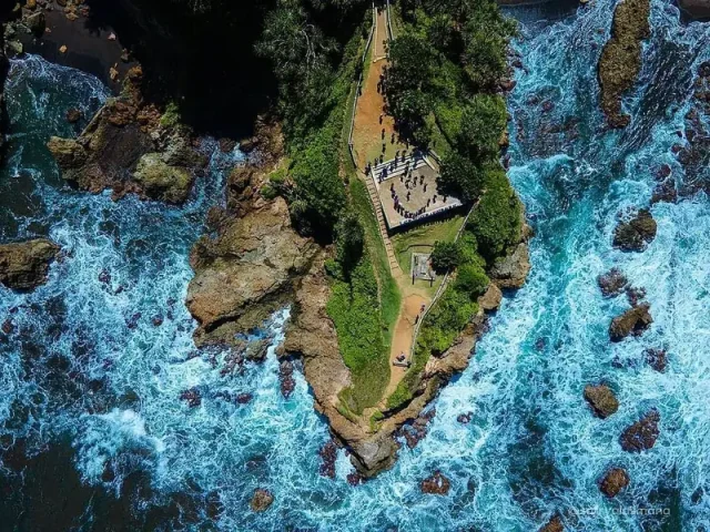 Pantai karang Tawulan