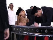 Pemain Keturunan Tom Haye dan Ragnar Oratmangun Resmi Jadi WNI