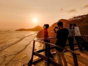 Pantai Surumanis, Nikmati Sunset Sambil Nunggu Waktu Berbuka Pantai surumanis