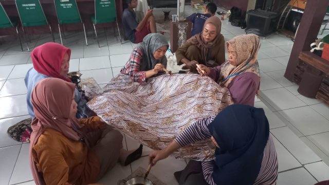 Batik khas karawang