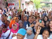 Ratusan Emak-Emak Beri Dukungan untuk Paslon Aep-Maslani