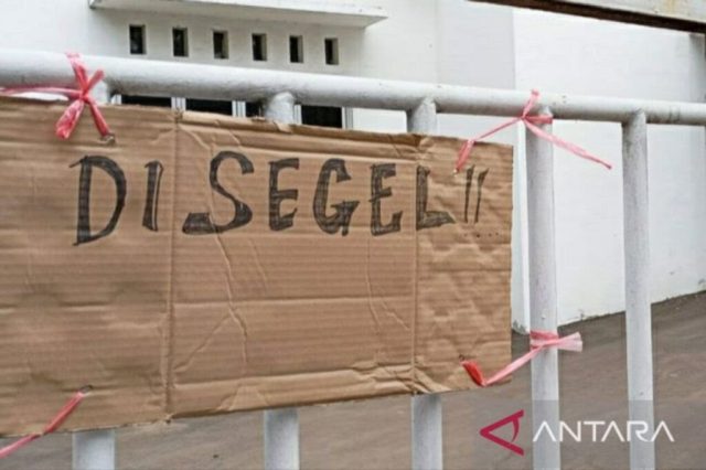 kantor-KONI-Karawang-disegel-1024x682