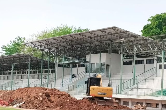 Renovasi stadion singaperbangsa Karawang