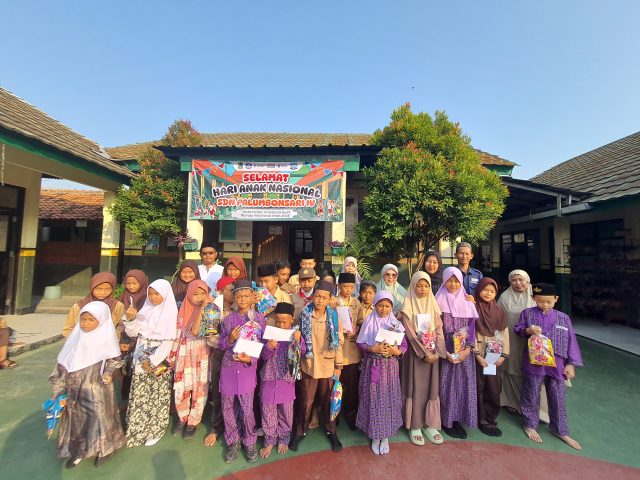 Santunan SDN Palumbonsari IV