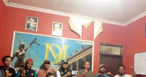 Warga Karawang selatan