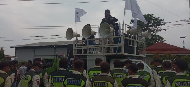 Aksi buruh karawang
