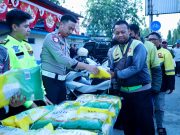 Semringahnya Ratusan Ojol Dapat Voucher Beras dari Polres Karawang Voucher beras polres karawang