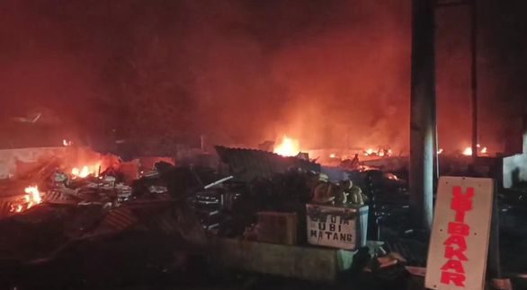 kebakaran-puluhan-kios-di-jalan-non-tol-jakarta-bandung-bungursari-purwakarta-1758329065213_169 Kebakaran kios bungursari purwakarta