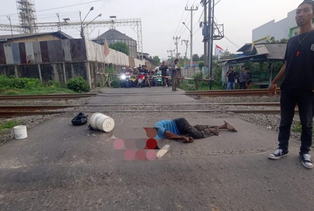Perlintasan kereta warung kebon