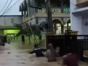 Banjir Rendam Puluhan Rumah di Dawuan Tengah Cikampek