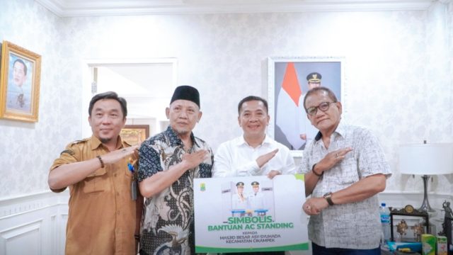 IMG_20251229_150259 Karawang menyerahkan bantuan AC