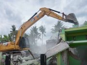 Bangunan liar pasir panggang