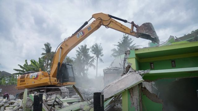 Bangunan liar pasir panggang