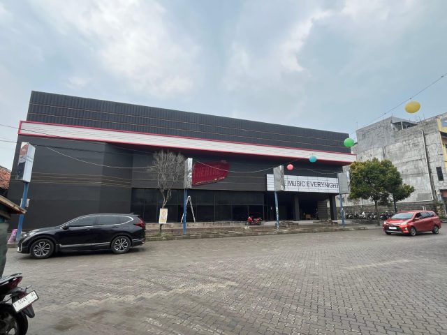 perizinan Theatre Night Mart