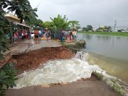 Tanggul Irigasi Margakaya Jebol, Ratusan KK di Telukjambe Barat Terdampak Tanggul jebol