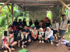 Mahasiswa KKN Unsika Gandeng Warga Gununghejo Hijaukan Lahan Desa Mahasiswa kkn unsika di gununghejo