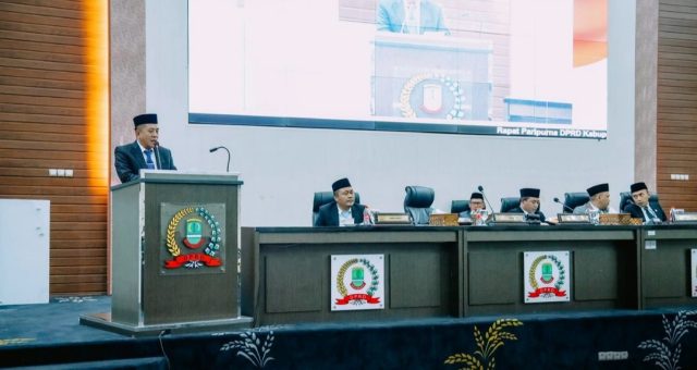 Rapat paripurna DPRD