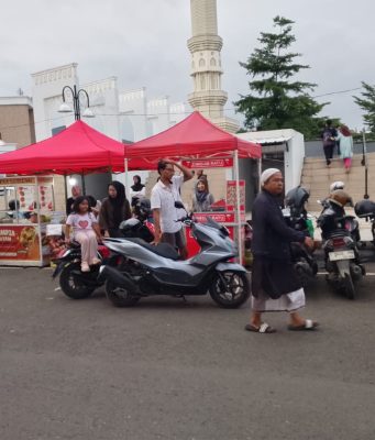 Ngabuburit di Alun-Alun Karawang Jadi Favorit Warga Saat Ramadan Alun-alun karawang