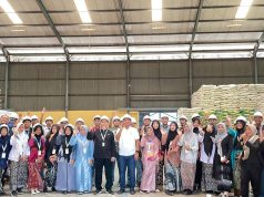 Siswa di gudang bulog karawang