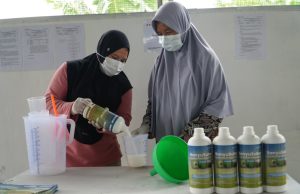 Sukinah dan rajungan karawang